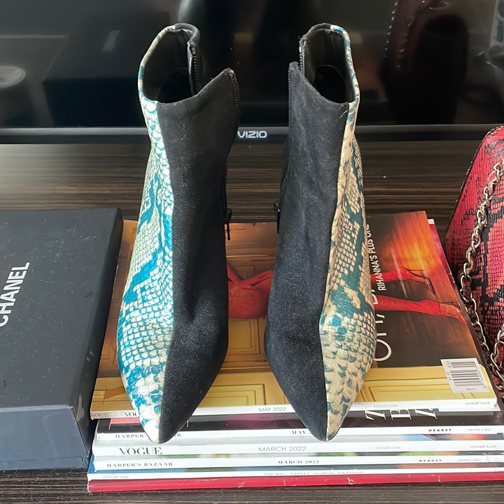 Something Navy size 7 boots snakeprint